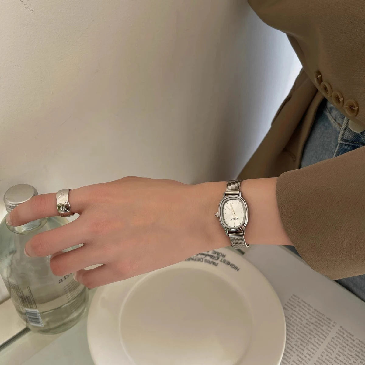 New Elliptic Watch Women Retro Fashion Ladies Quartz Wrist Watch Student Simplified Net Belt Watch Relojes Para Mujer Montre