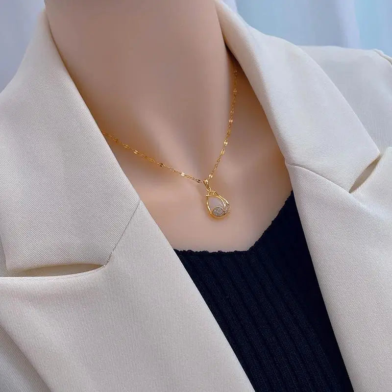 New Elegant Water Drop Tulips Pendant No Fade Golden Classic Women Clavicle Chain Necklaces Female Birthday Gift Jewelry Girls
