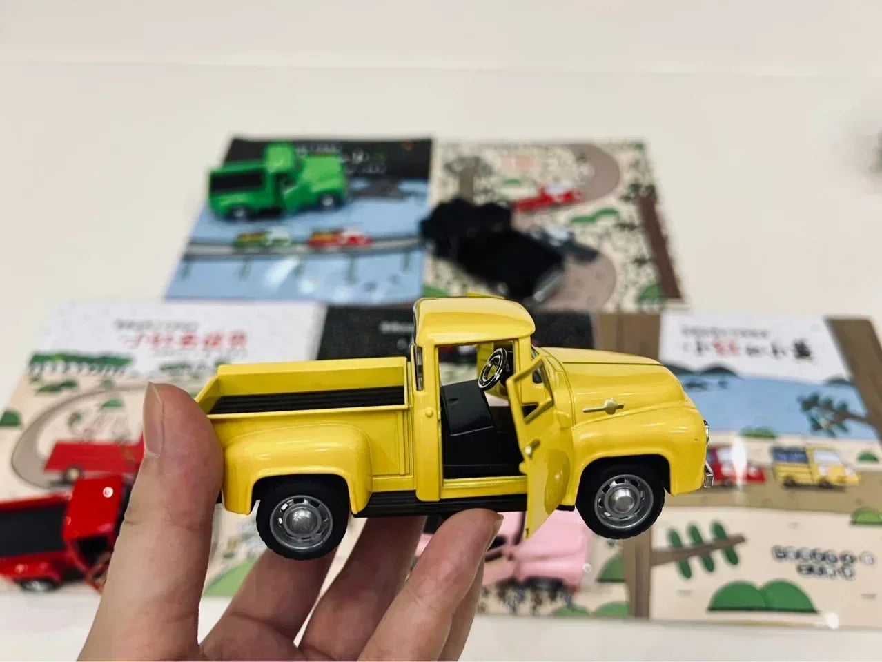10pcs Hot Vintage Car Red Truck Toy Vintage Car Alloy Pickup Truck Children's Toy Christmas Birthday Christmas Gift New