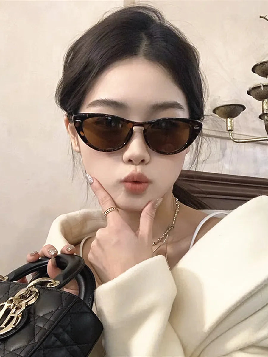 New Vintage Cateye Sunglasses Woman Sexy Retro Small Cat Eye Sun Glasses Brand Round Colorful Eyewear for Female Oculos De Sol