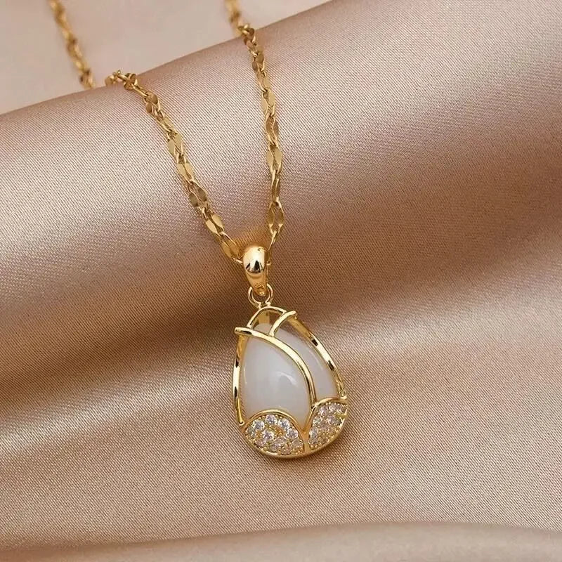 New Elegant Water Drop Tulips Pendant No Fade Golden Classic Women Clavicle Chain Necklaces Female Birthday Gift Jewelry Girls