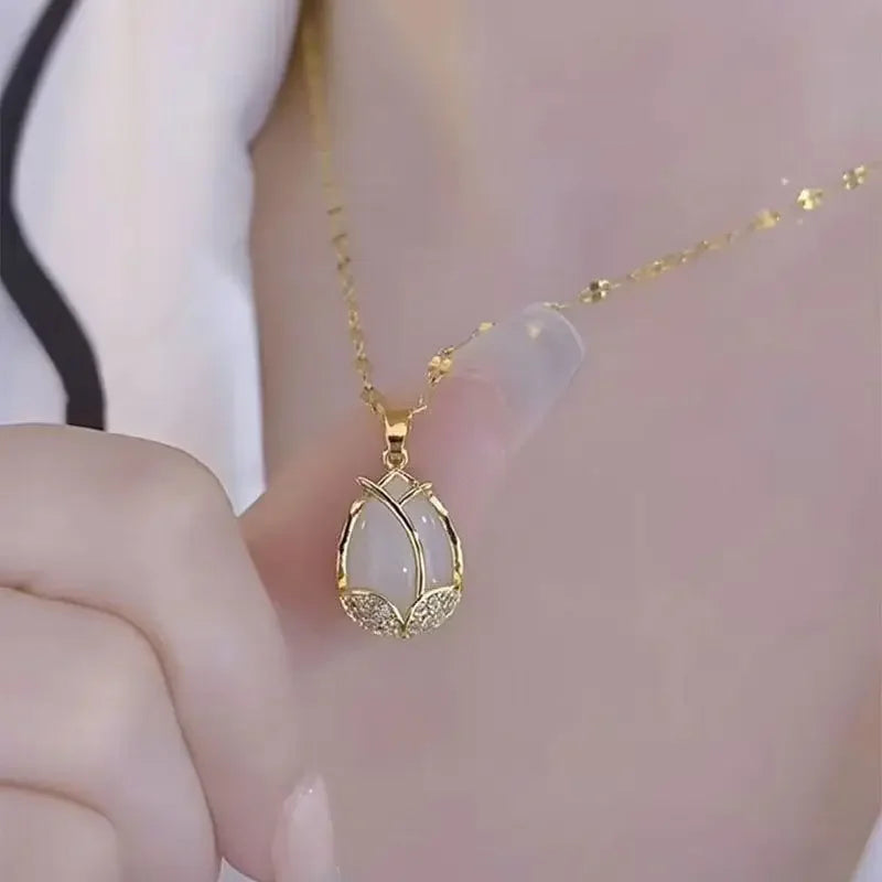 New Elegant Water Drop Tulips Pendant No Fade Golden Classic Women Clavicle Chain Necklaces Female Birthday Gift Jewelry Girls