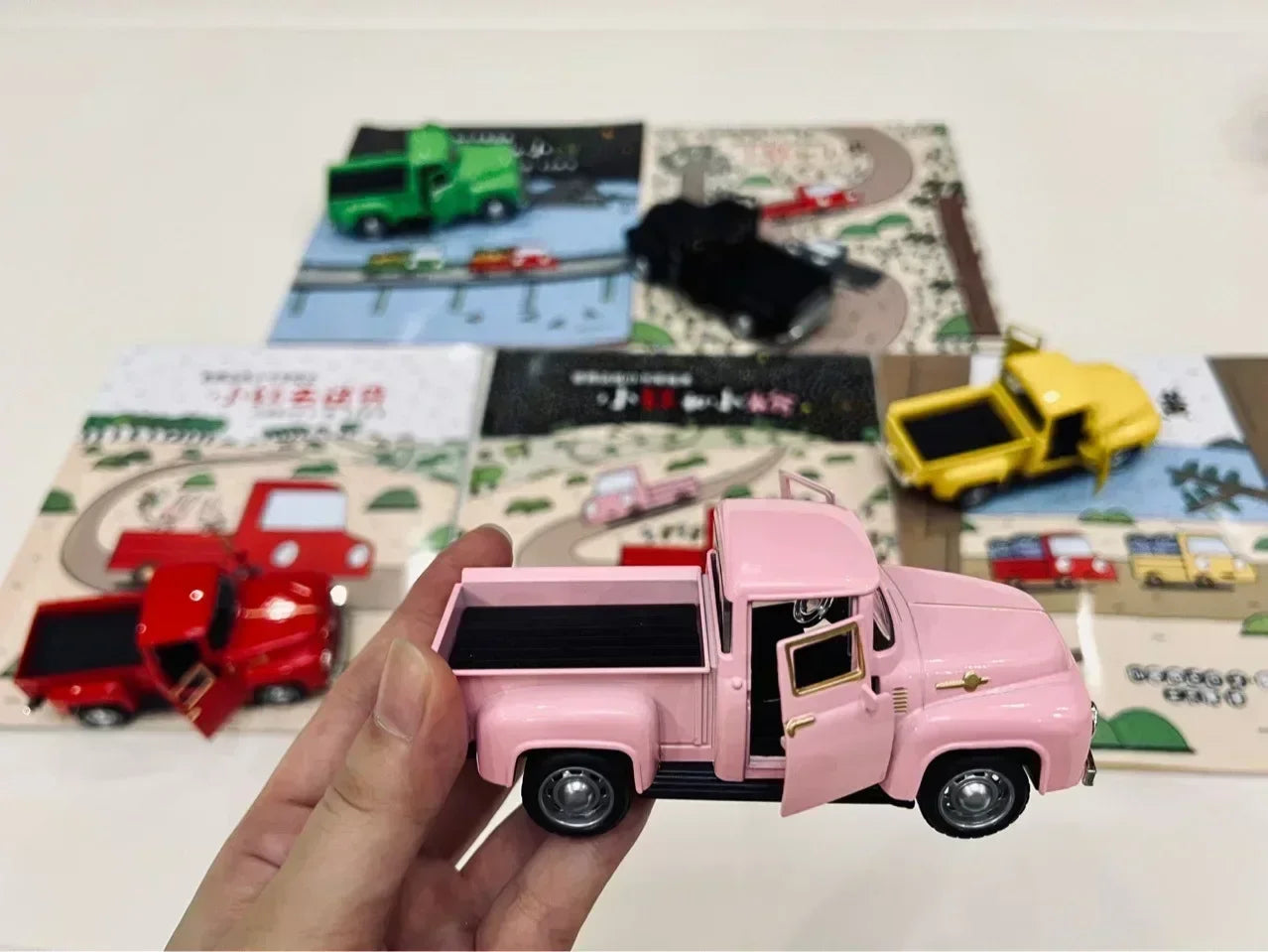 10pcs Hot Vintage Car Red Truck Toy Vintage Car Alloy Pickup Truck Children's Toy Christmas Birthday Christmas Gift New